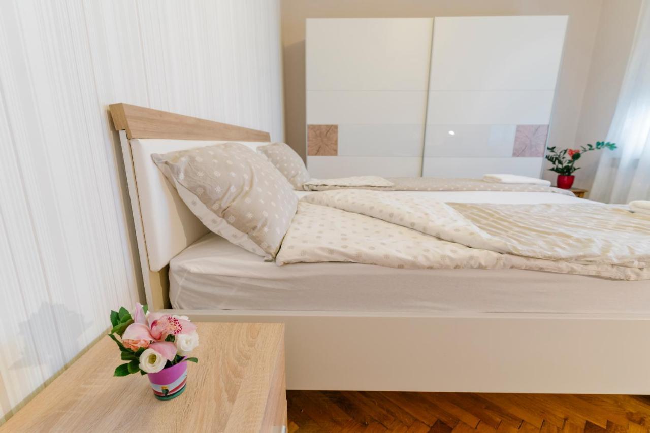 Nis Downtown Residence ภายนอก รูปภาพ