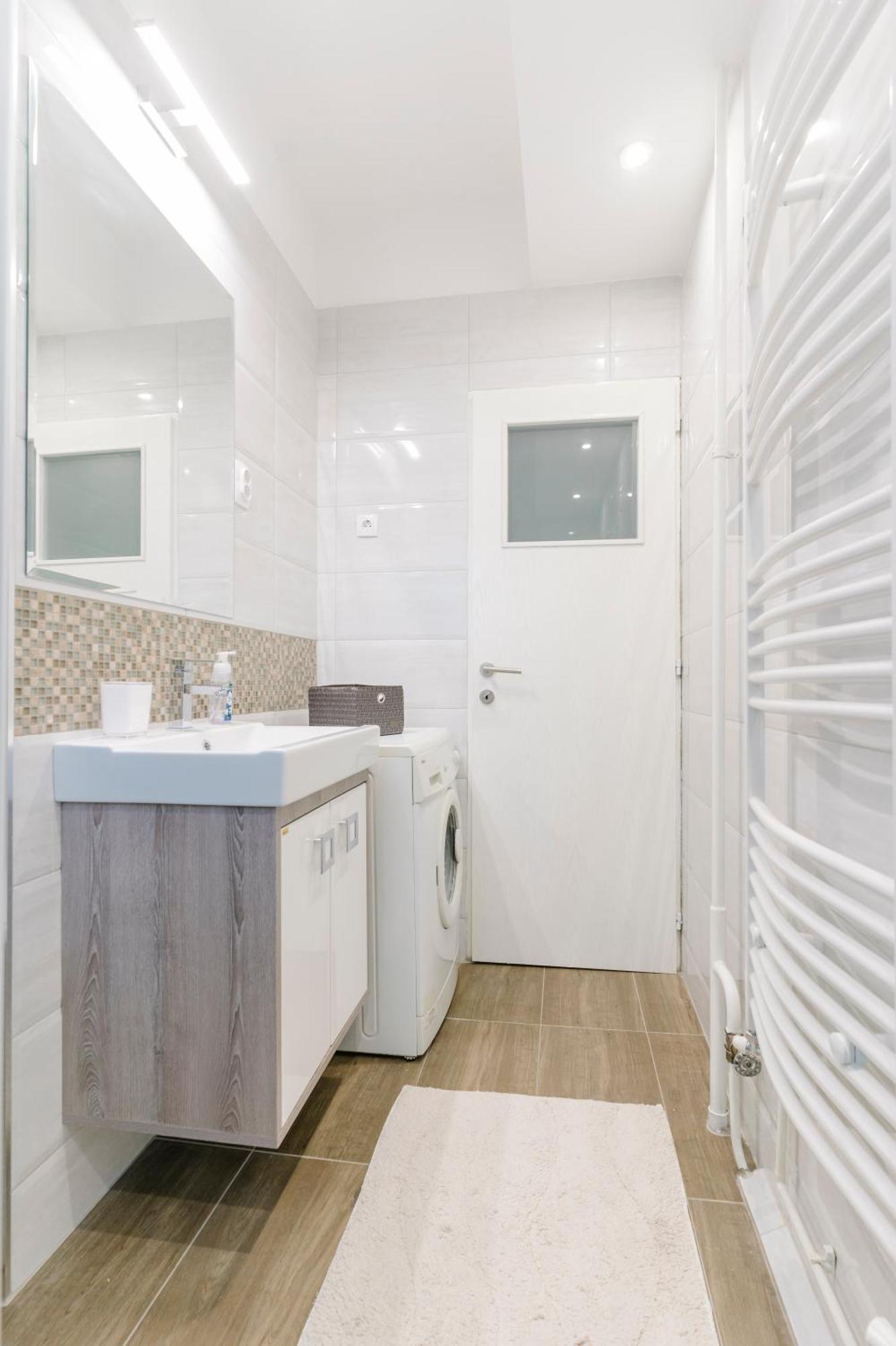 Nis Downtown Residence ภายนอก รูปภาพ